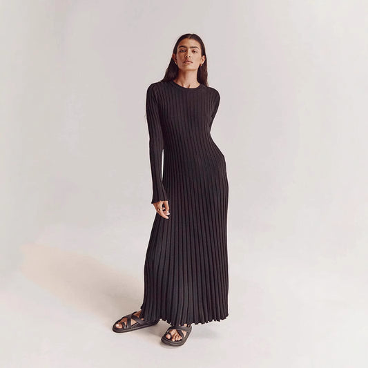RIBBED KNIT MAXI DRESS