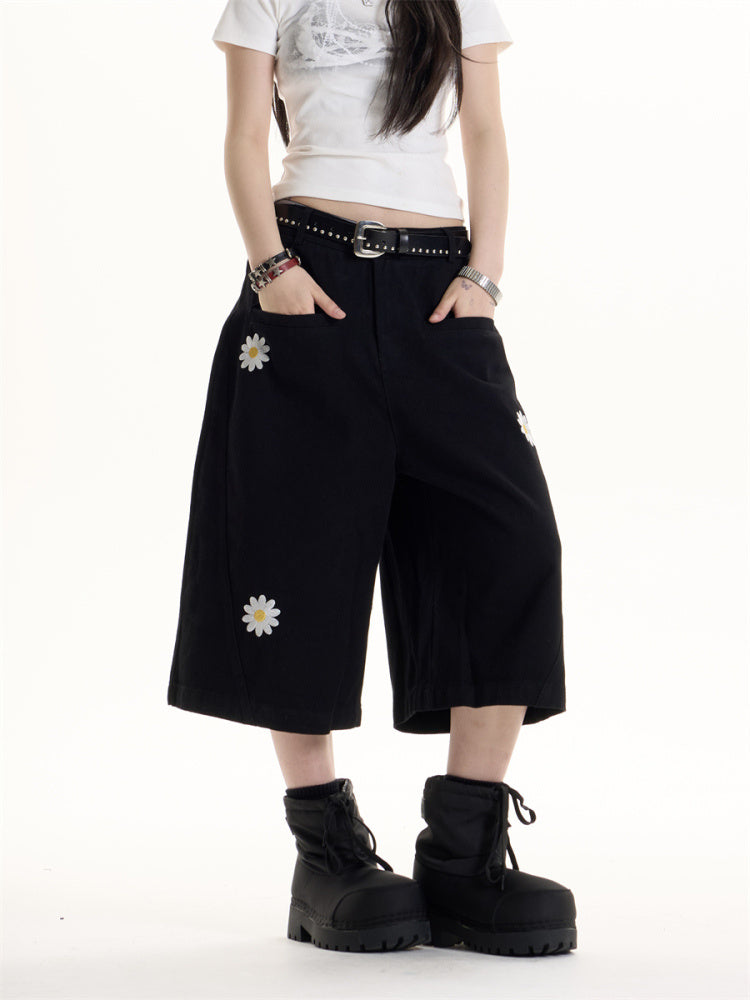 FLORAL EMBROIDERED LOOSE FIT CARGO SHORTS
