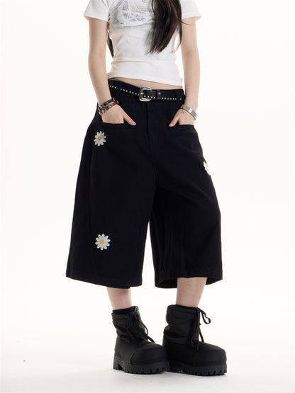 FLORAL EMBROIDERED LOOSE FIT CARGO SHORTS